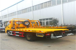 红山附近拖车救援搭电